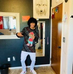 Meet your Posher, Ceballos